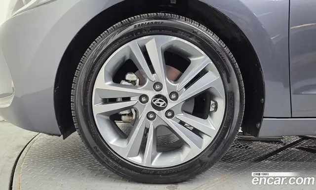 Hyundai Avante 2017 1.6 автомат (гидро), миниатюра 5 Hyundai Avante 2017 1.6 автомат (гидро), миниатюра 5