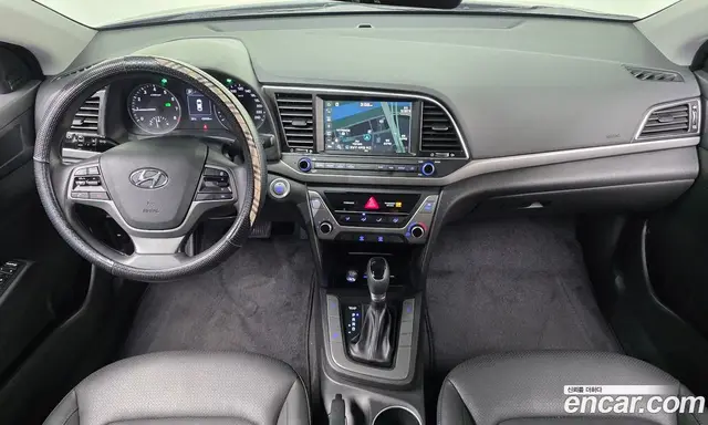 Hyundai Avante 2017 1.6 автомат (гидро), миниатюра 10 Hyundai Avante 2017 1.6 автомат (гидро), миниатюра 10