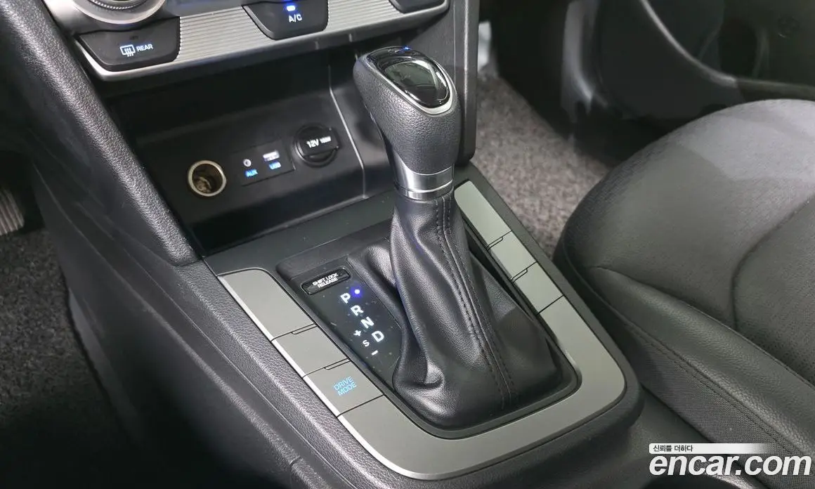 Hyundai Avante 2019 1.6 автомат (гидро), фото 12