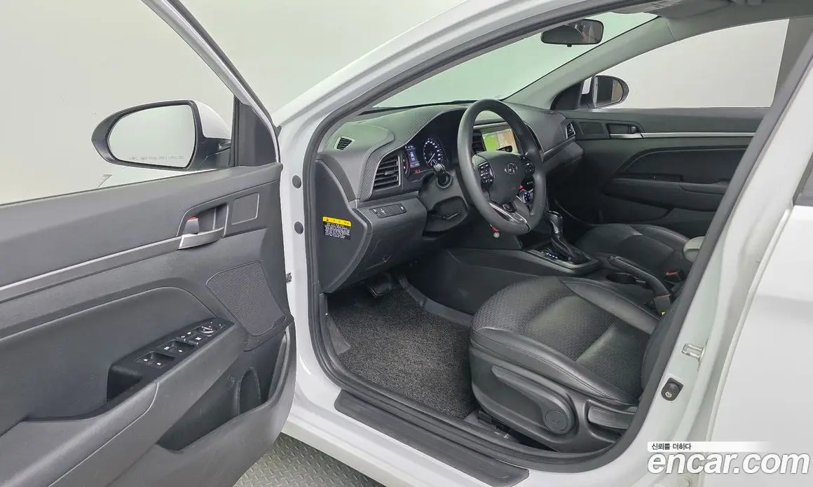 Hyundai Avante 2019 1.6 автомат (гидро), фото 16