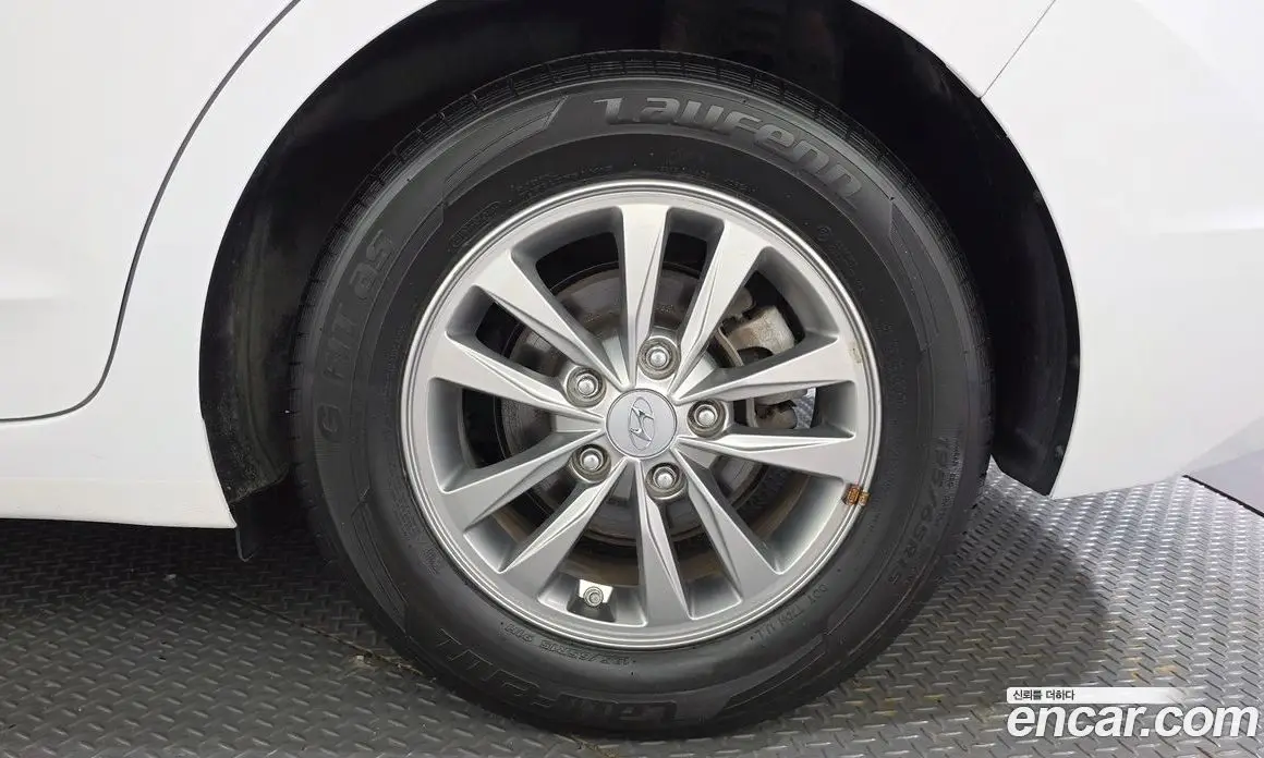 Hyundai Avante 2019 1.6 автомат (гидро), фото 7
