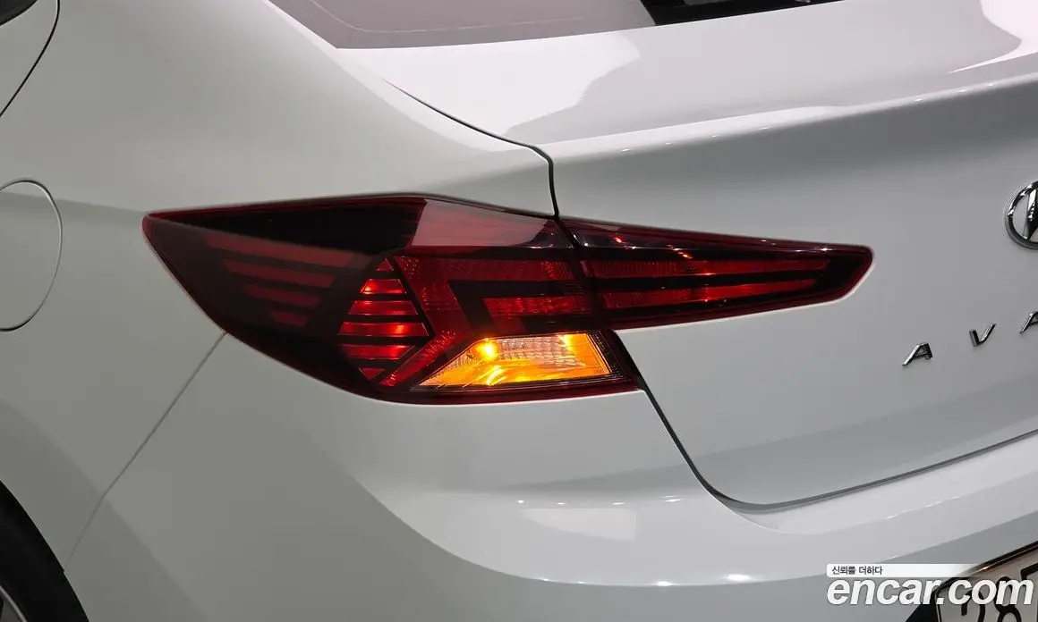 Hyundai Avante 2019 1.6 автомат (гидро), фото 9
