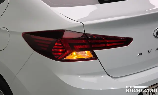 Hyundai Avante 2019 1.6 автомат (гидро), миниатюра 9