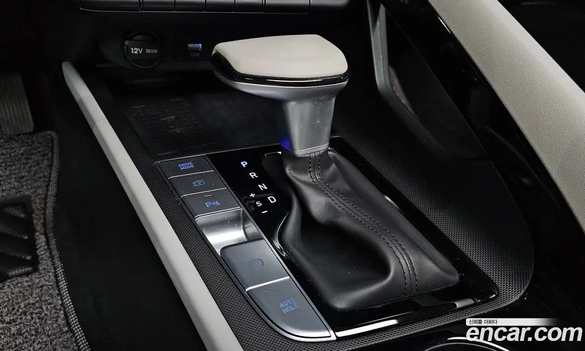 Hyundai Avante 2023 1.6 автомат (гидро), фото 12