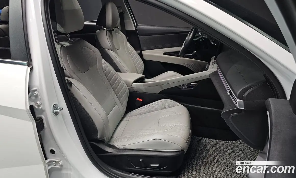 Hyundai Avante 2023 1.6 автомат (гидро), фото 16