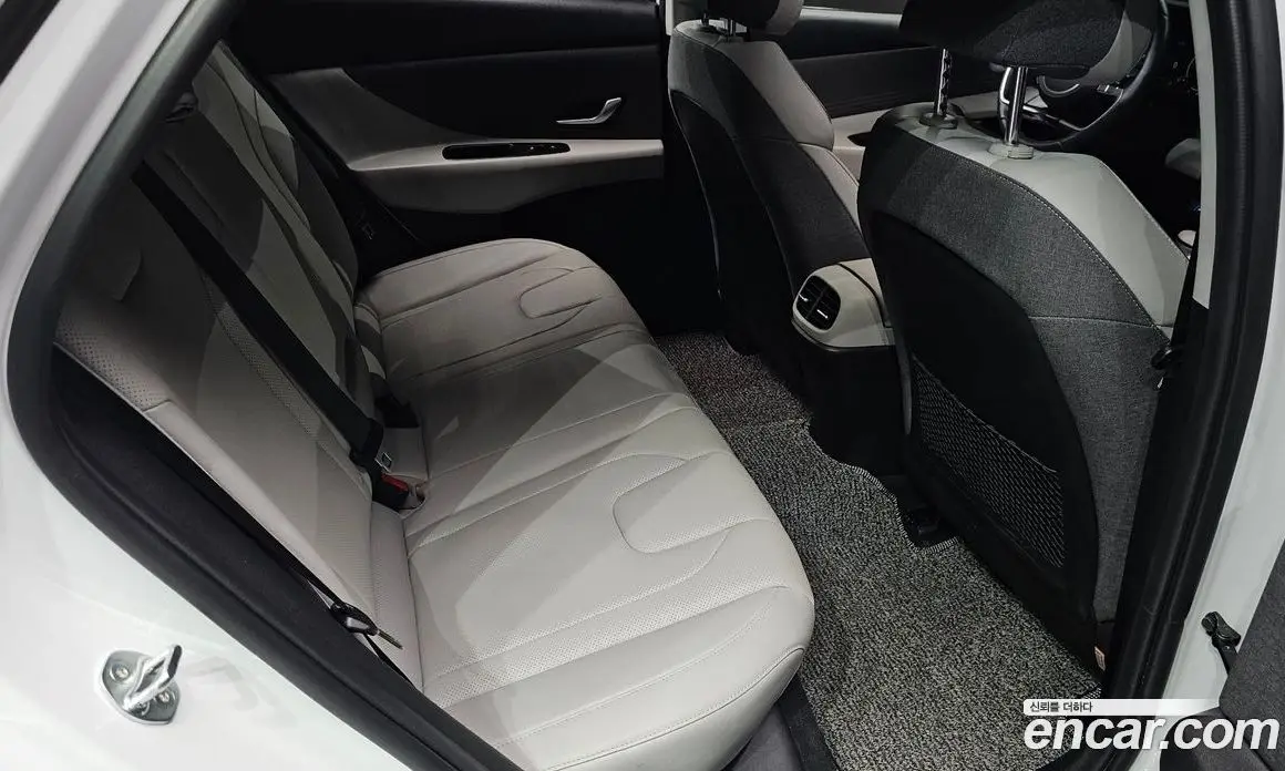 Hyundai Avante 2023 1.6 автомат (гидро), фото 18