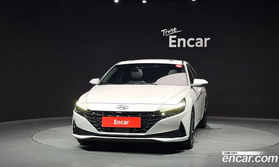 Hyundai Avante 2023 1.6 автомат (гидро), фото 3