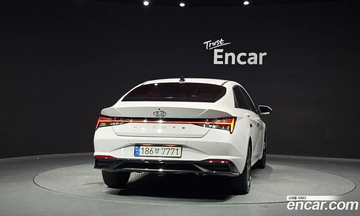 Hyundai Avante 2023 1.6 автомат (гидро), фото 4