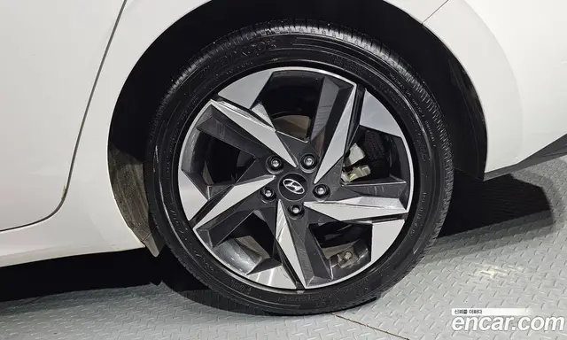Hyundai Avante 2023 1.6 автомат (гидро), миниатюра 7