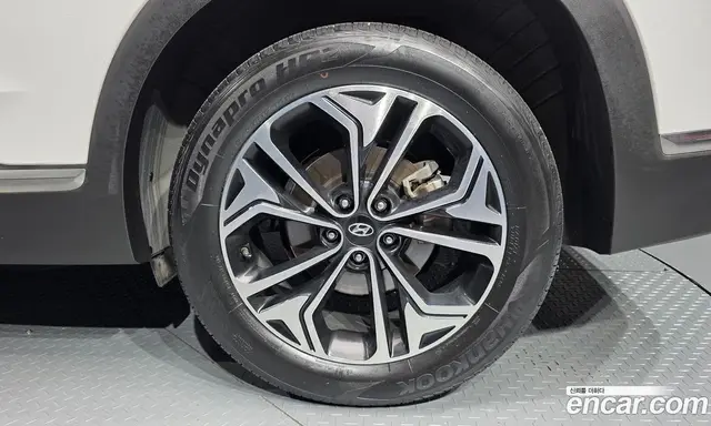 Hyundai Santa Fe 2018 2.0 автомат (гидро), миниатюра 6 Hyundai Santa Fe 2018 2.0 автомат (гидро), миниатюра 6