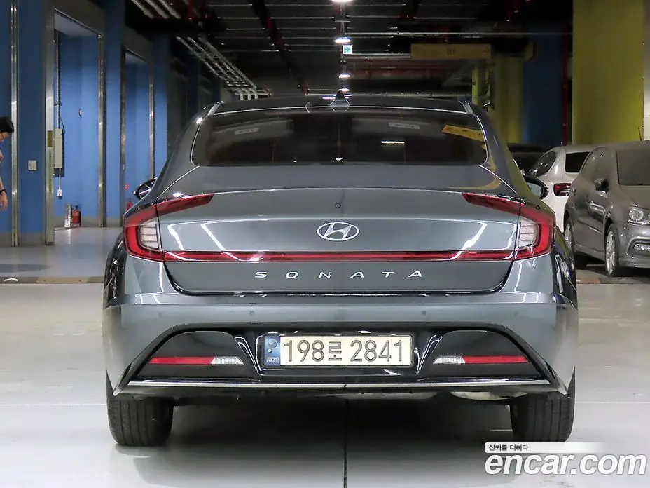 Hyundai Sonata 2022 2.0 автомат (гидро), фото 4