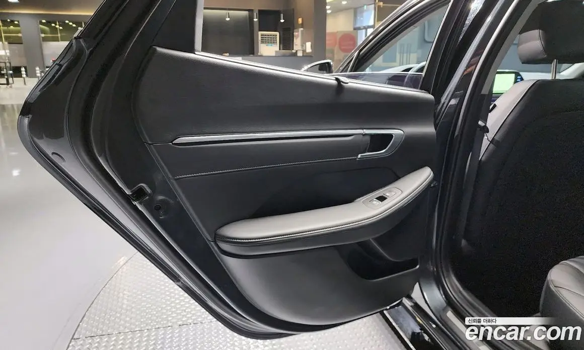 Hyundai Sonata 2023 1.6 автомат (гидро), фото 15