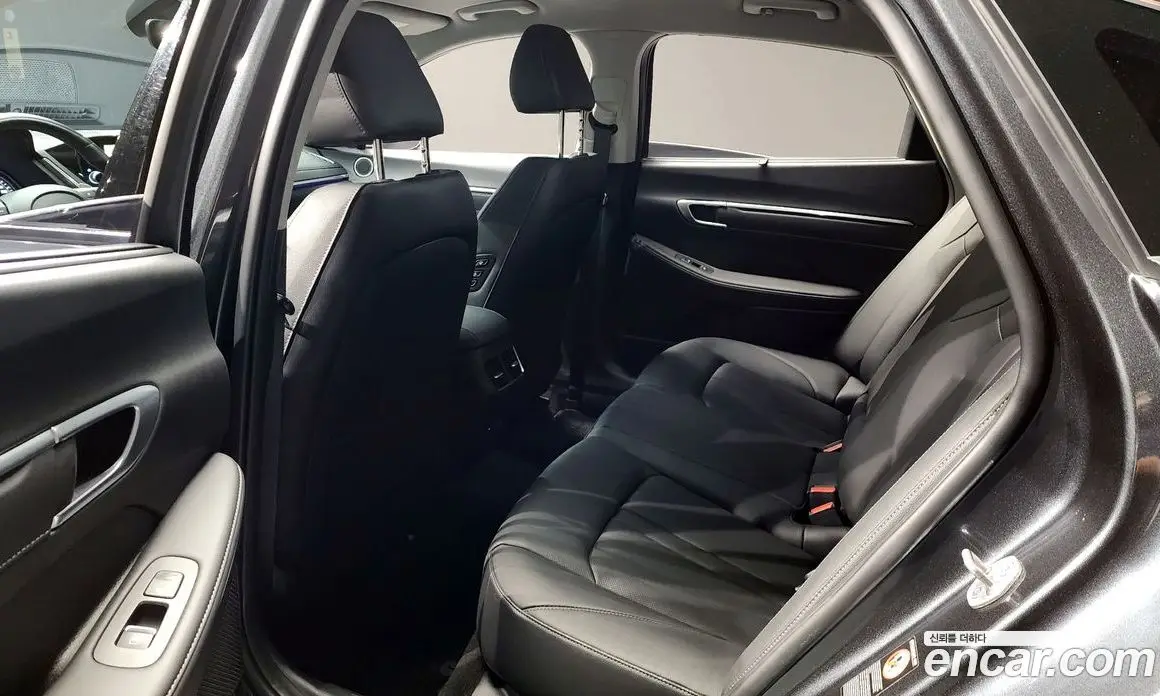 Hyundai Sonata 2023 1.6 автомат (гидро), фото 18