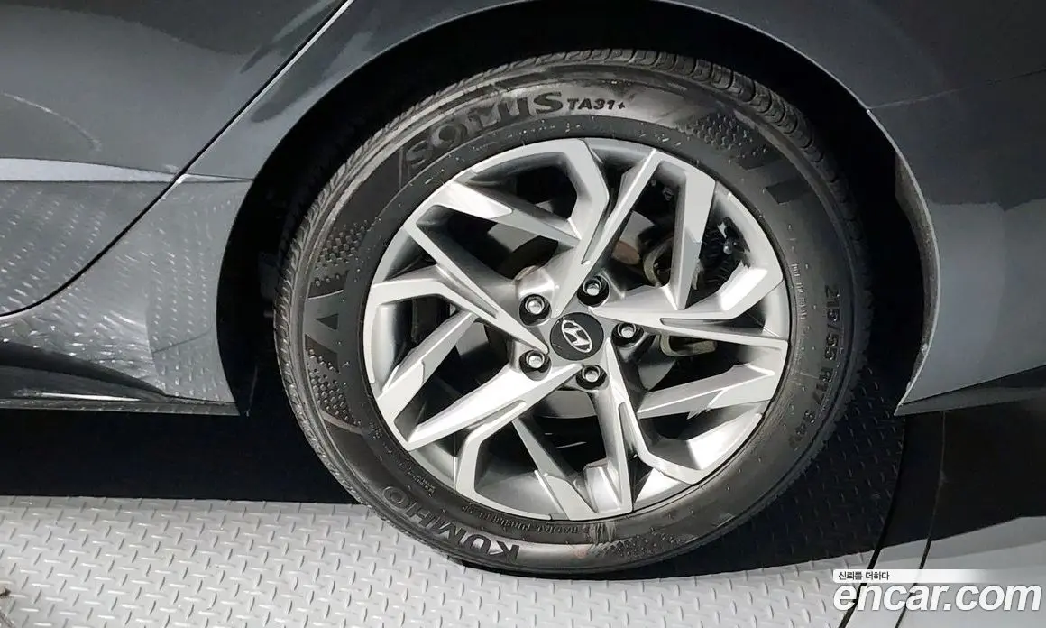 Hyundai Sonata 2023 1.6 автомат (гидро), фото 7