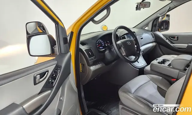 Hyundai Starex 2020 2.4 автомат (гидро), миниатюра 10