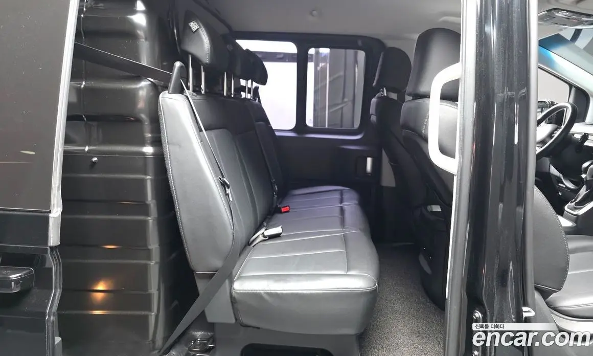Hyundai Staria 2022 3.5 автомат (гидро), фото 12