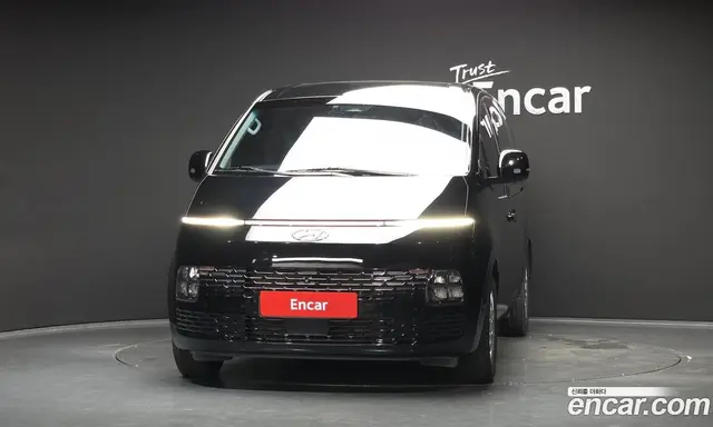 Hyundai Staria 2022 3.5 автомат (гидро), миниатюра 3