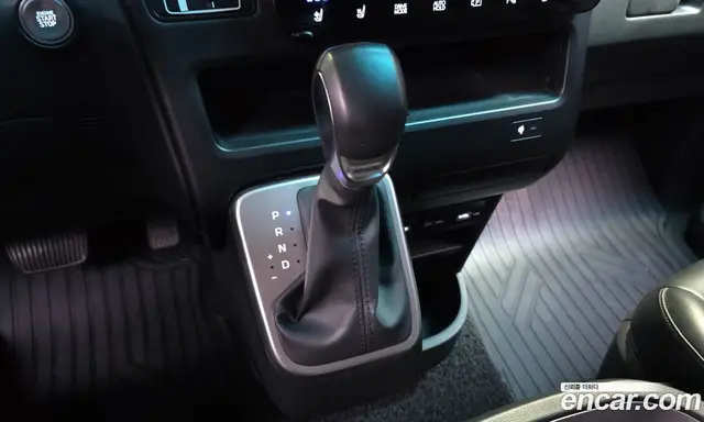 Hyundai Staria 2022 3.5 автомат (гидро), миниатюра 9
