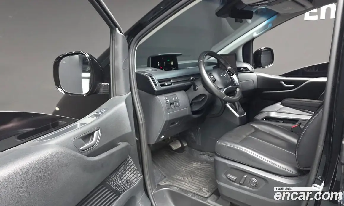Hyundai Staria 2022 3.5 автомат (гидро), фото 10
