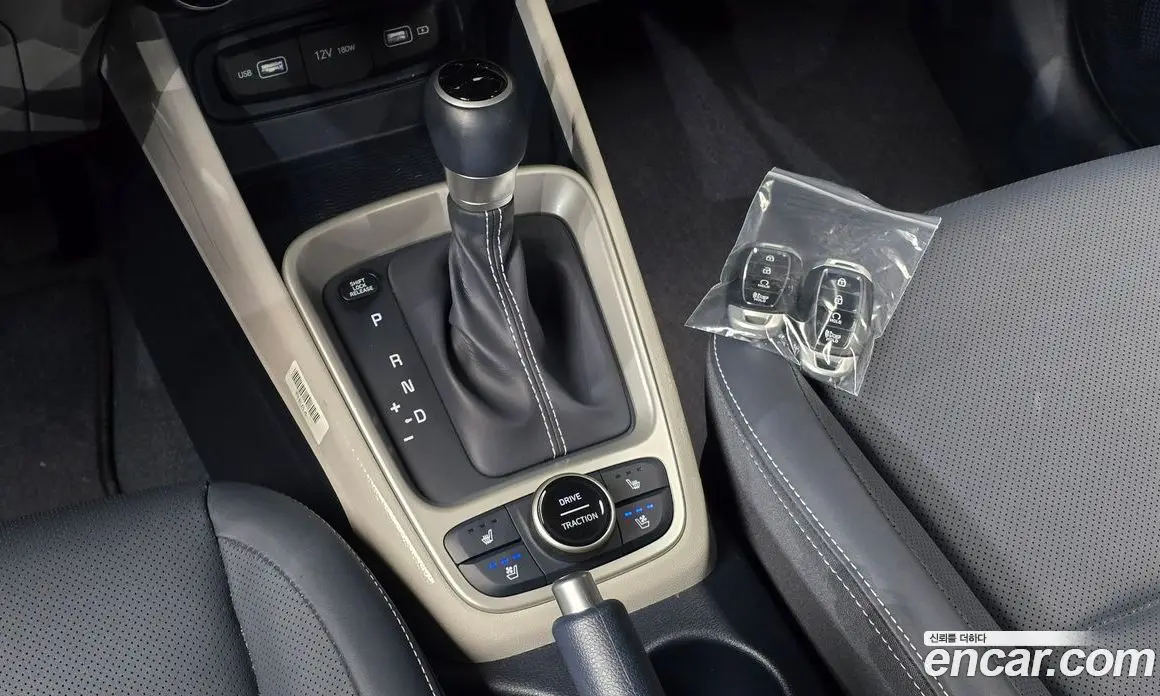 Hyundai Venue 2022 1.6 автомат (гидро), фото 12