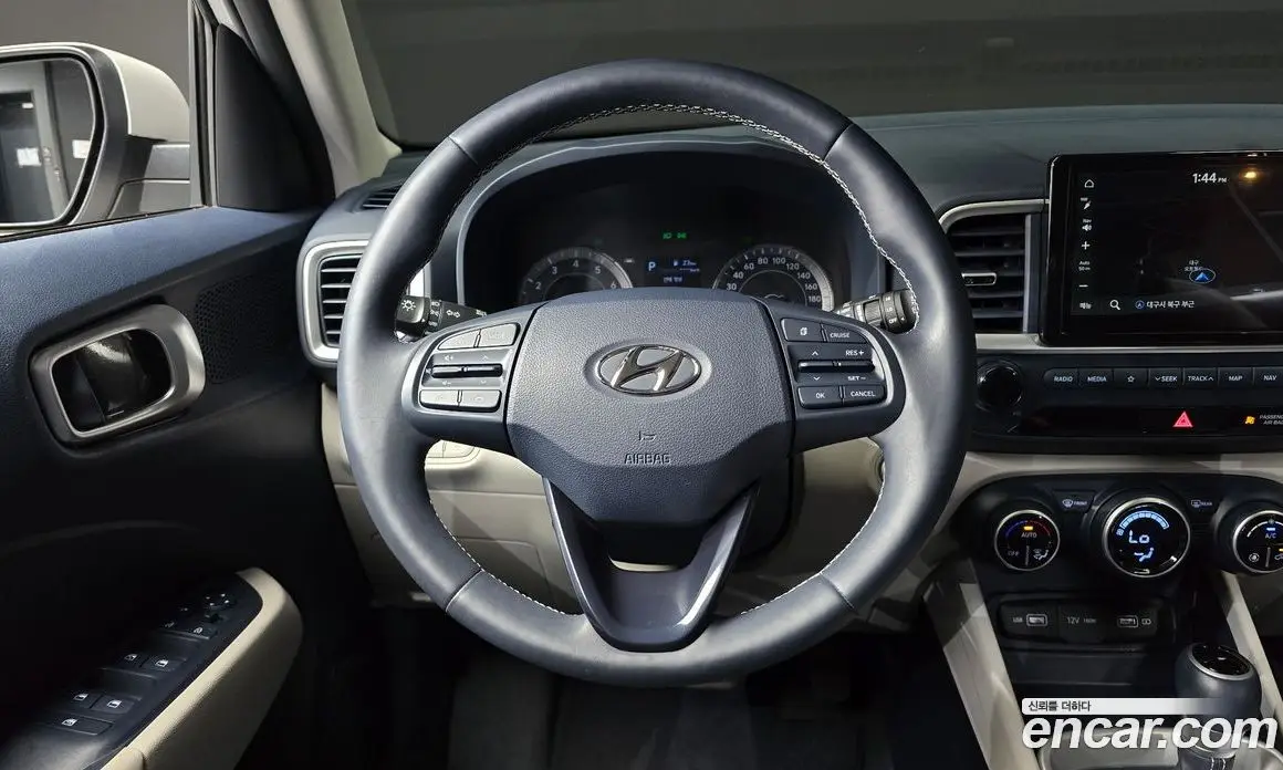 Hyundai Venue 2022 1.6 автомат (гидро), фото 19