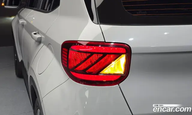 Hyundai Venue 2022 1.6 автомат (гидро), миниатюра 9