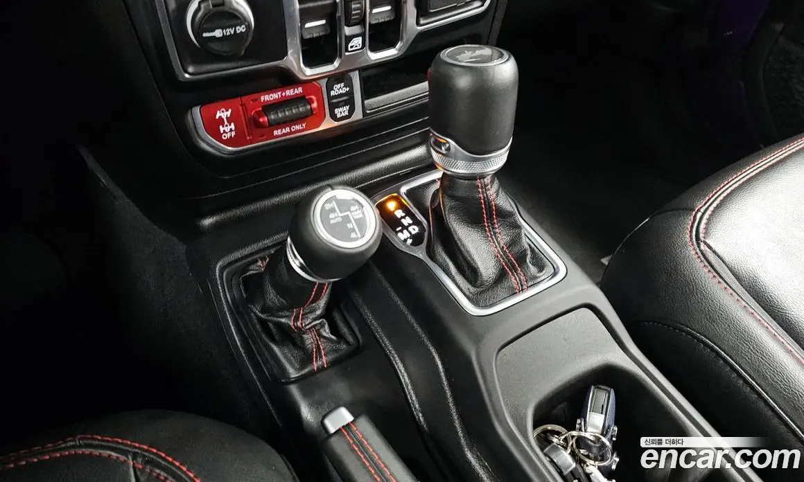 Jeep Wrangler 2023 2.0 автомат (гидро), фото 12 Jeep Wrangler 2023 2.0 автомат (гидро), фото 12