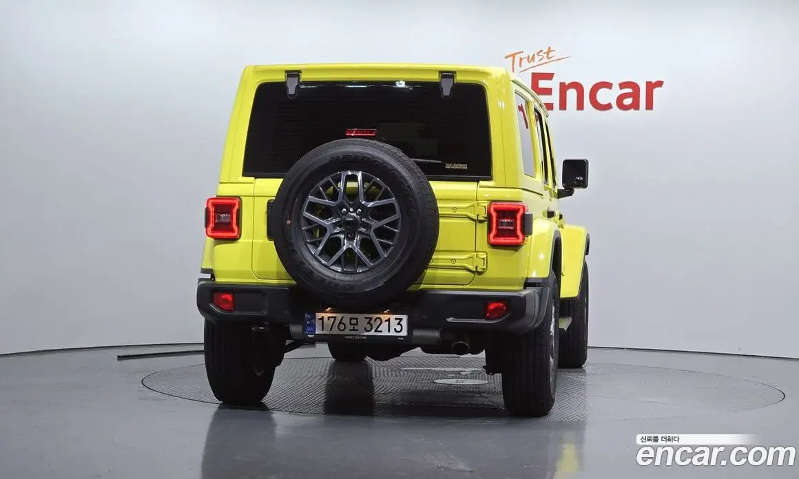 Jeep Wrangler 2024 2.0 автомат (гидро), фото 3