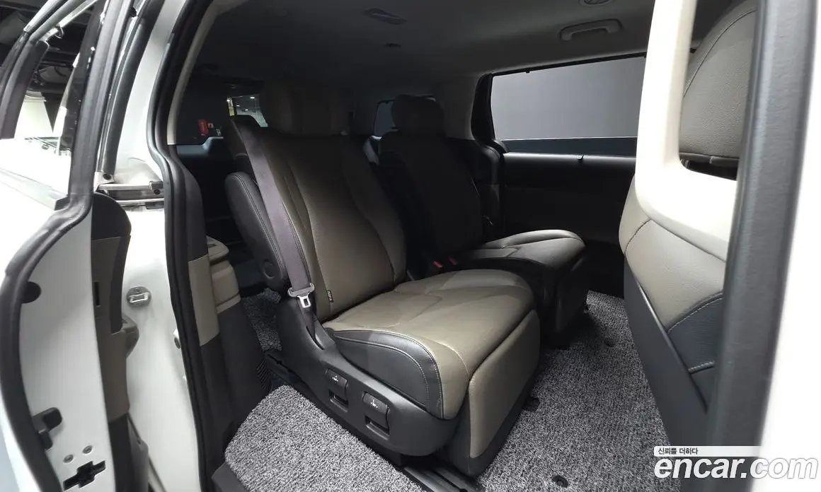 Kia Carnival 2024 2.2 автомат (гидро), фото 17