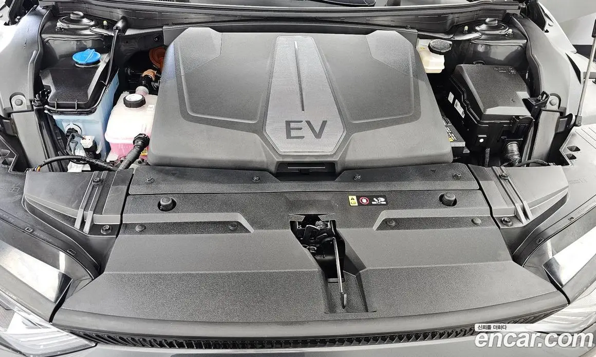 Kia EV6 2022 0.1 автомат (гидро), фото 6 Kia EV6 2022 0.1 автомат (гидро), фото 6
