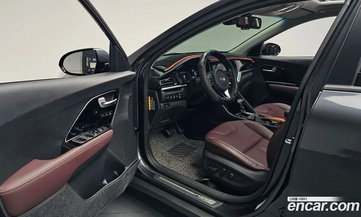 Kia Niro 2019 1.6 автомат (гидро), фото 13