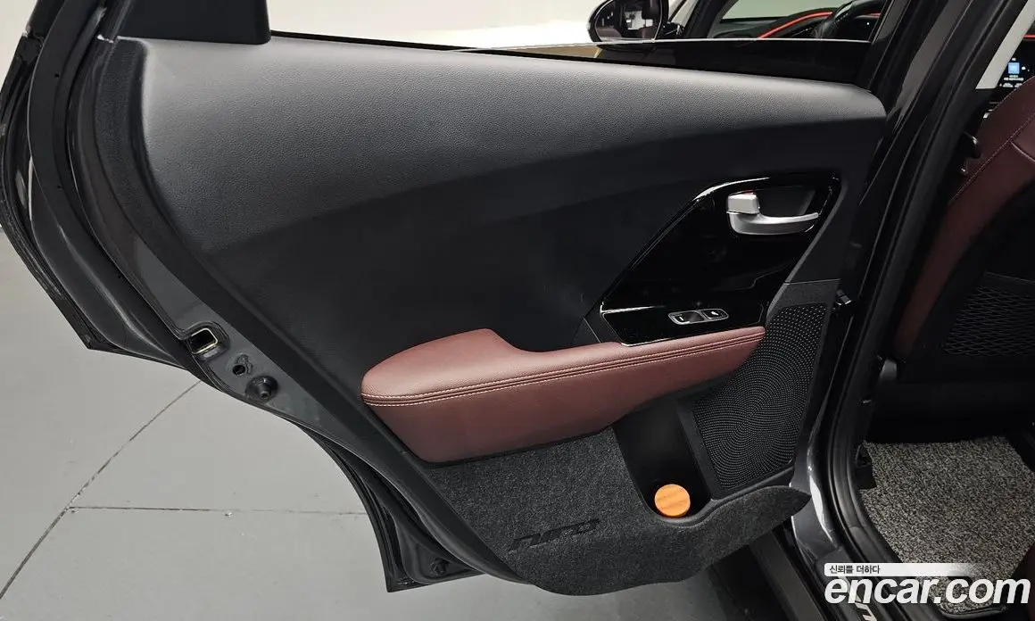 Kia Niro 2019 1.6 автомат (гидро), фото 15