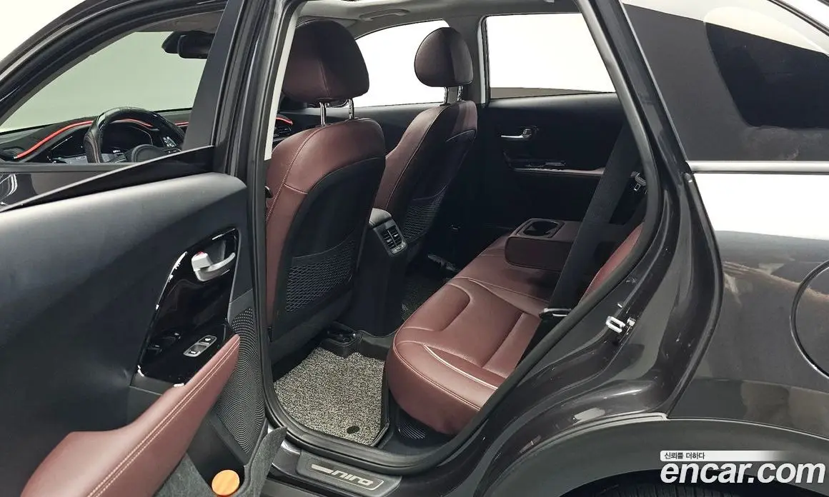Kia Niro 2019 1.6 автомат (гидро), фото 17