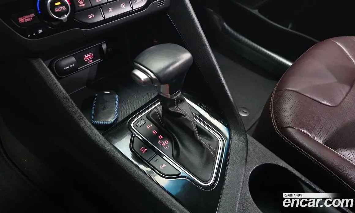 Kia Niro 2019 1.6 автомат (гидро), фото 12