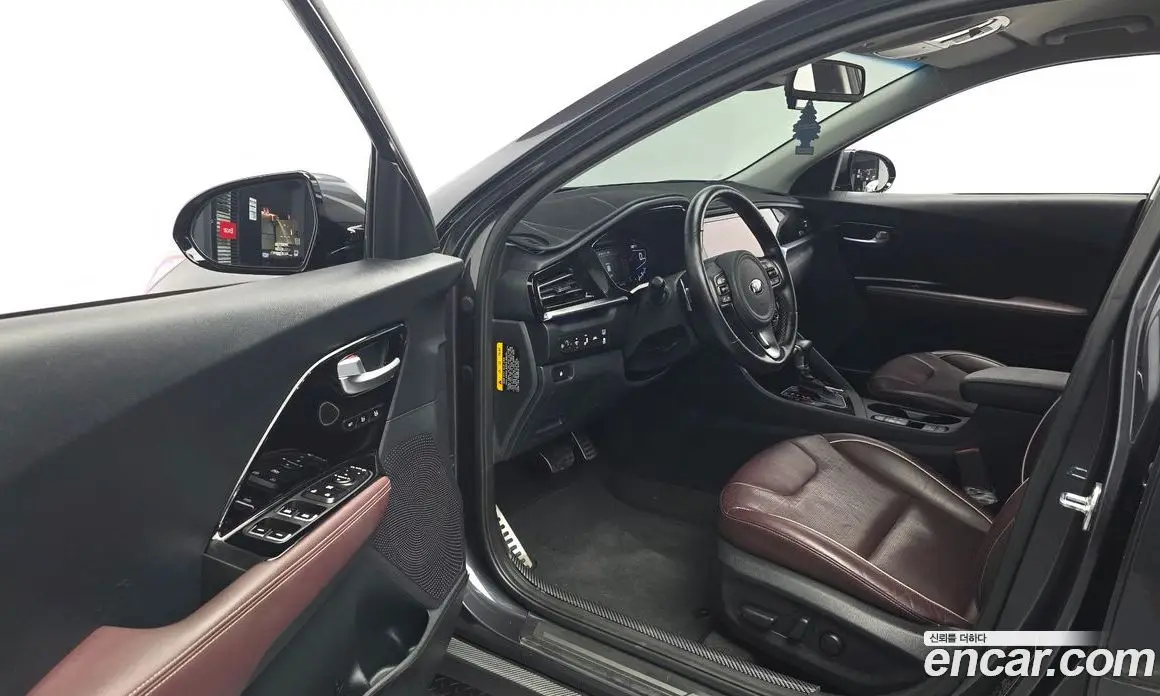 Kia Niro 2019 1.6 автомат (гидро), фото 13