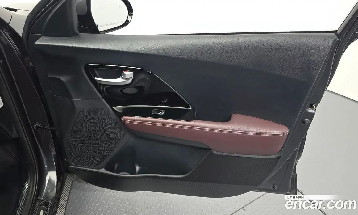 Kia Niro 2019 1.6 автомат (гидро), фото 14