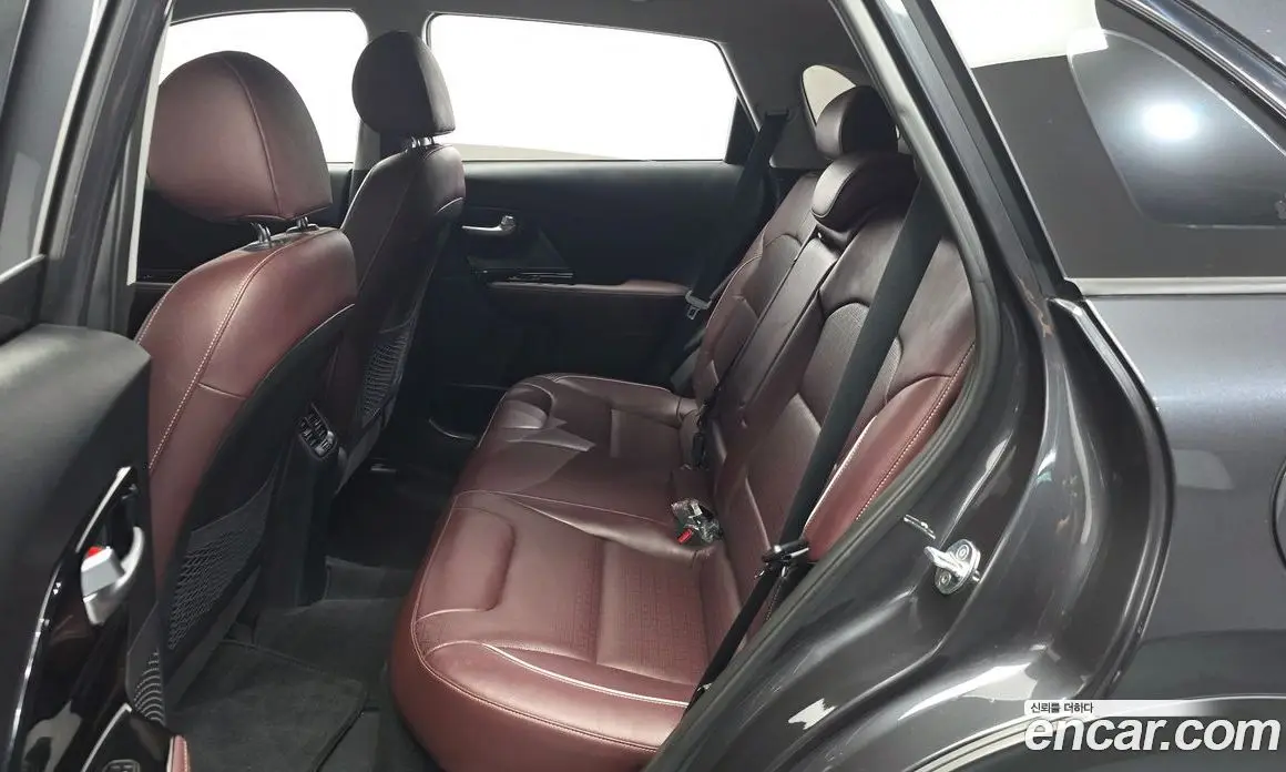 Kia Niro 2019 1.6 автомат (гидро), фото 16