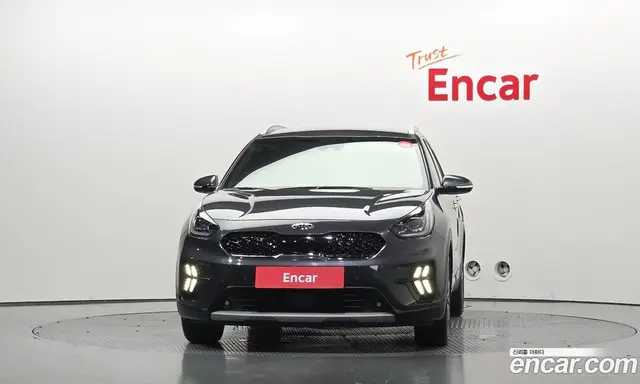Kia Niro 2019 1.6 автомат (гидро), миниатюра 3