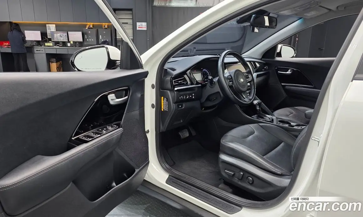 Kia Niro 2021 1.6 автомат (гидро), фото 12 Kia Niro 2021 1.6 автомат (гидро), фото 12