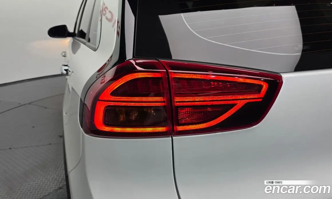 Kia Niro 2021 1.6 автомат (гидро), фото 8 Kia Niro 2021 1.6 автомат (гидро), фото 8
