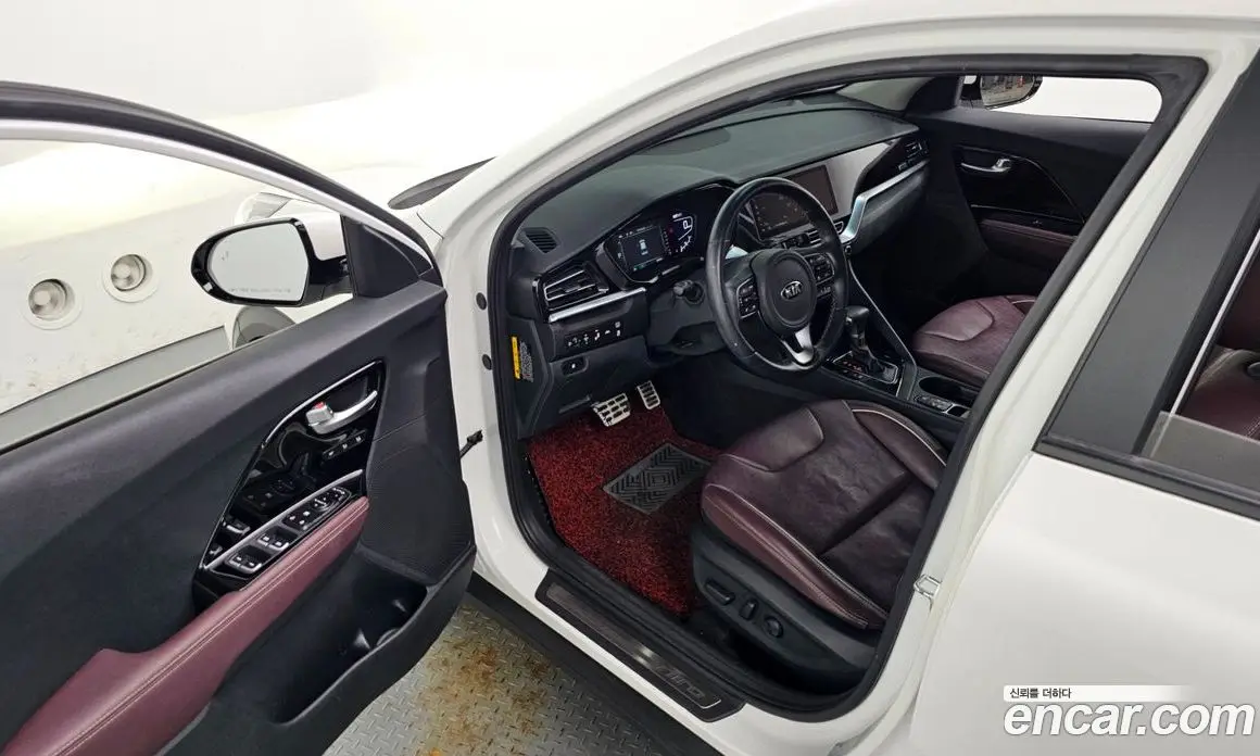 Kia Niro 2021 1.6 автомат (гидро), фото 13