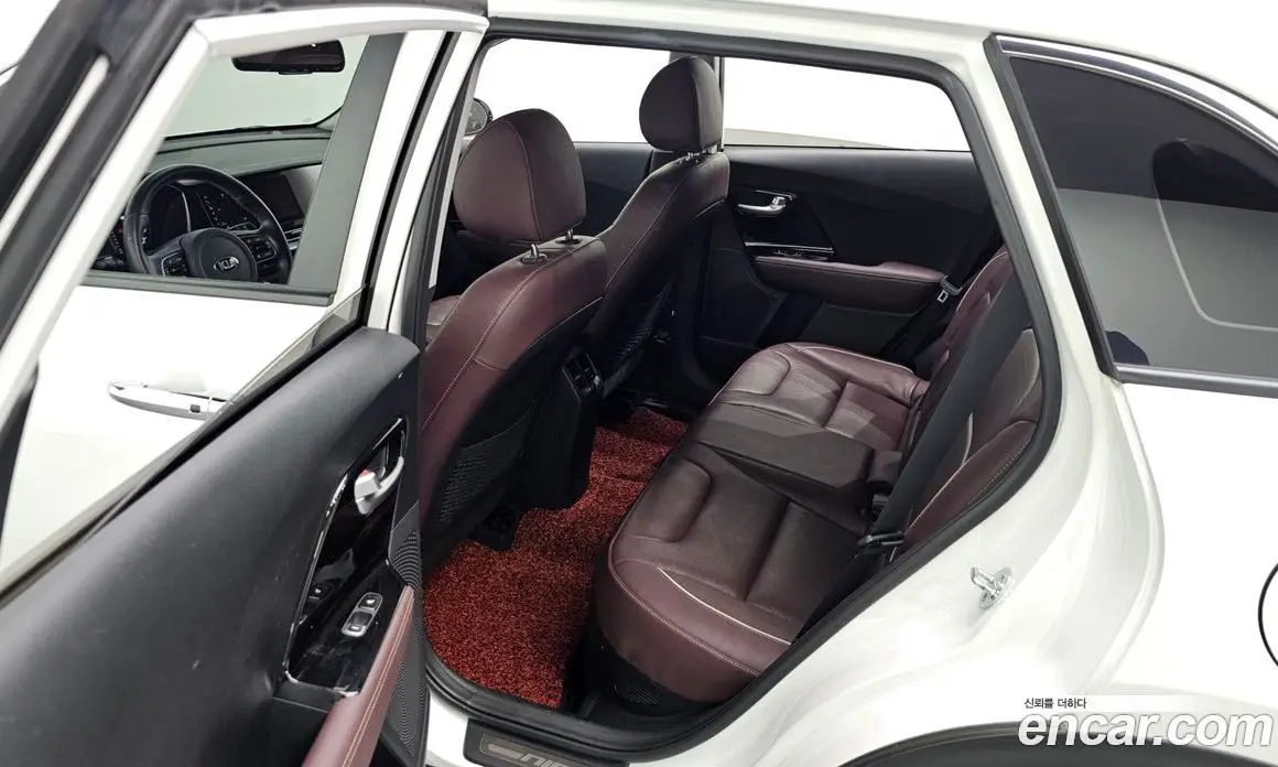 Kia Niro 2021 1.6 автомат (гидро), фото 17
