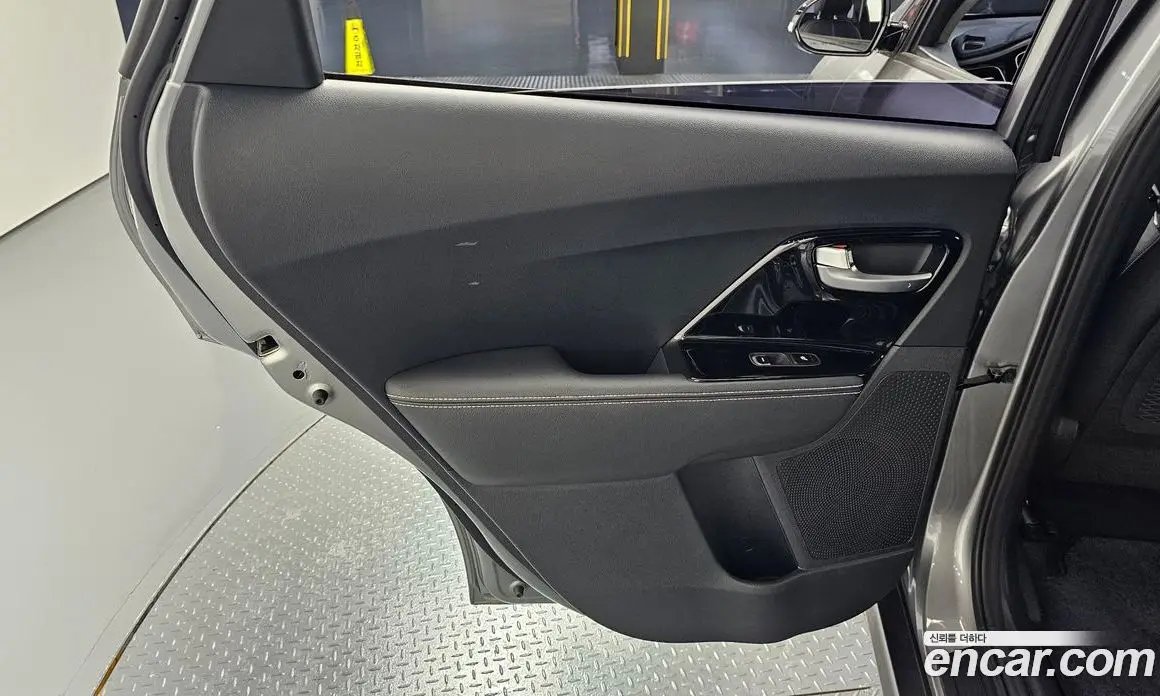 Kia Niro 2021 0.2 автомат (гидро), фото 14