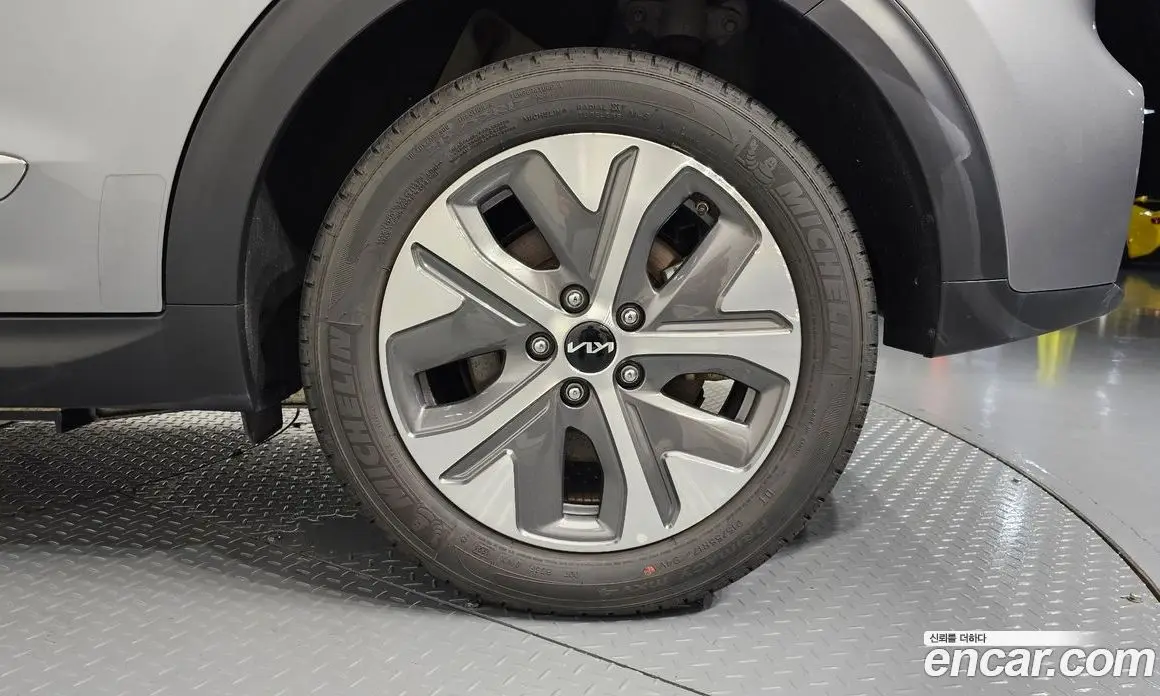 Kia Niro 2021 0.2 автомат (гидро), фото 6