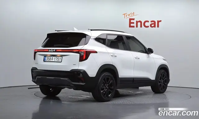 Kia Seltos 2022 2.0 автомат (гидро), миниатюра 2
