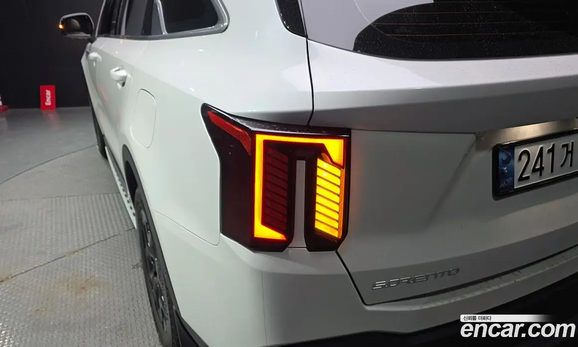 Kia Sorento 2024 1.6 автомат (гидро), фото 8 Kia Sorento 2024 1.6 автомат (гидро), фото 8
