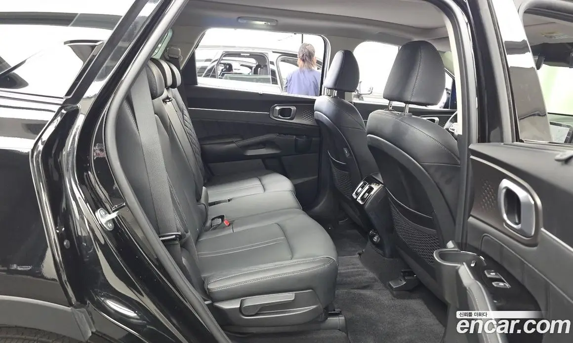 Kia Sorento 2024 2.5 автомат (гидро), фото 17 Kia Sorento 2024 2.5 автомат (гидро), фото 17