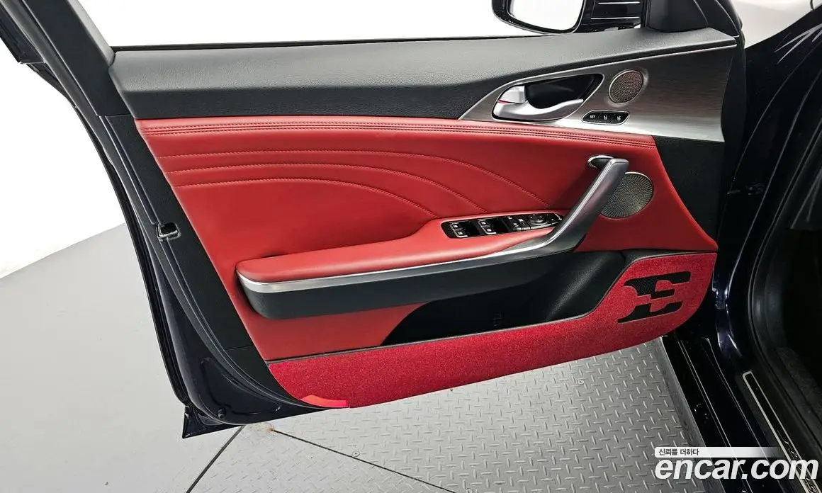 Kia Stinger 2021 3.3 автомат (гидро), фото 14