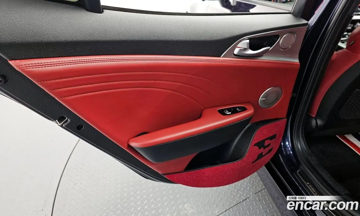 Kia Stinger 2021 3.3 автомат (гидро), фото 15