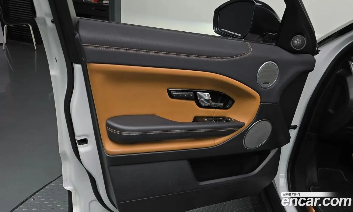 Land Rover Range Rover Evoque 2018 2.0 автомат (гидро), фото 13